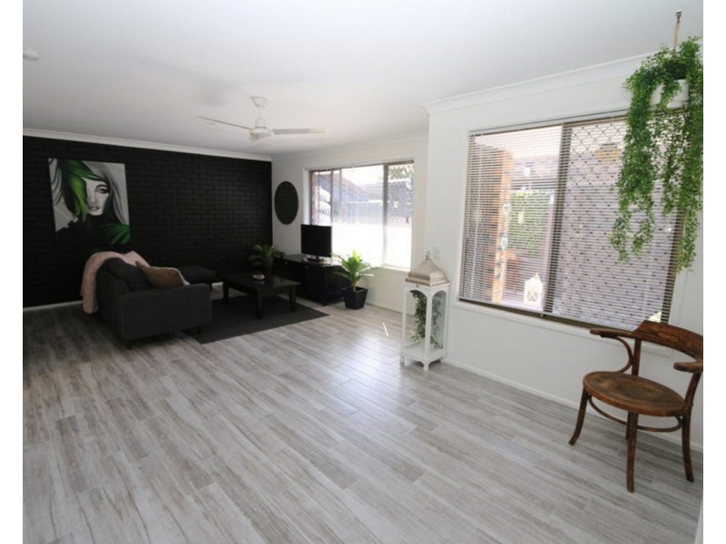1/6 Corunna Crescent, Ashmore QLD 4214