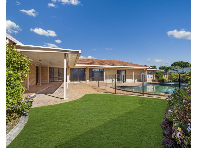 16 Wyuna Street, Broadbeach Waters QLD 4218