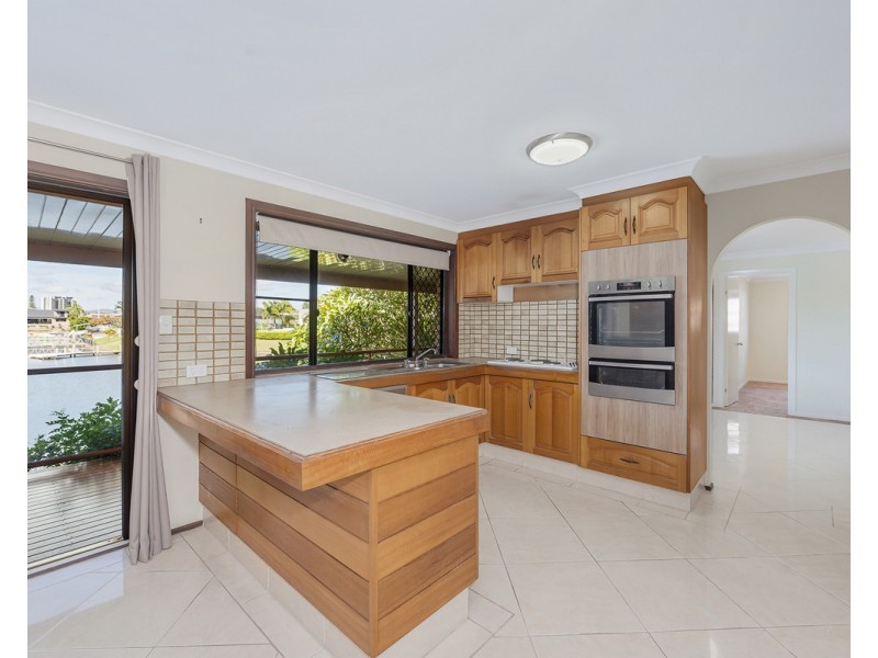 16 Wyuna Street, Broadbeach Waters QLD 4218