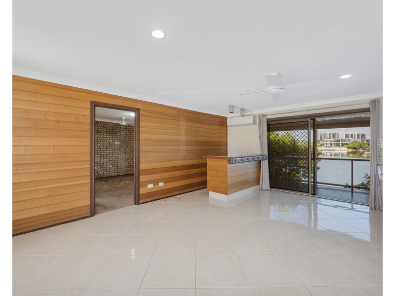 16 Wyuna Street, Broadbeach Waters QLD 4218