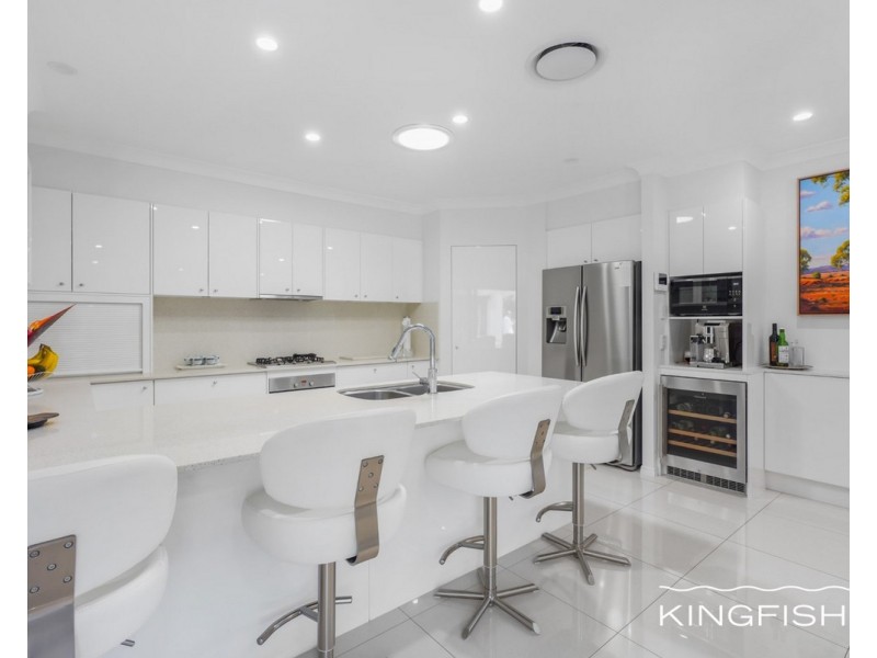 154 Dunlin Drive, Burleigh Waters QLD 4220