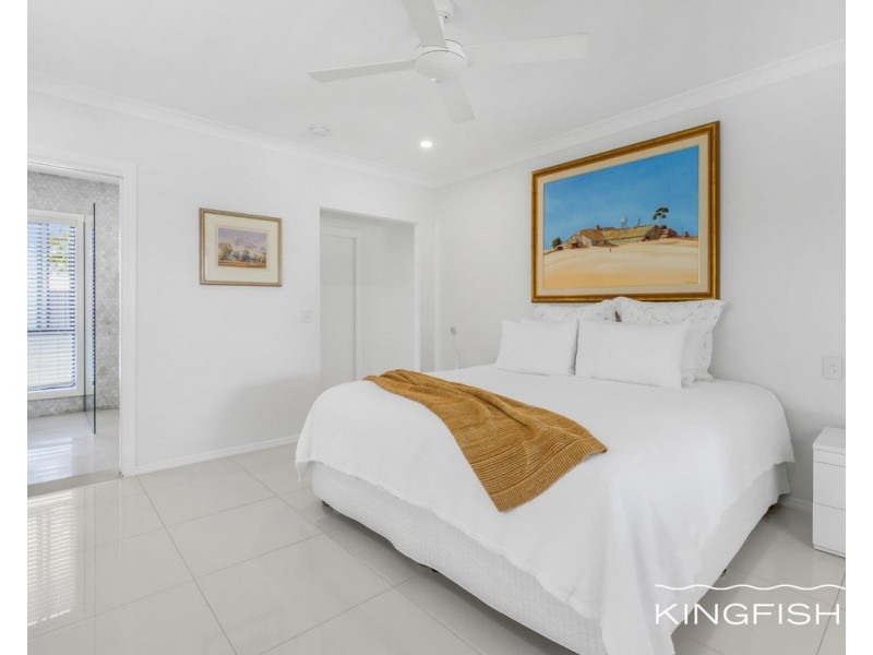 154 Dunlin Drive, Burleigh Waters QLD 4220