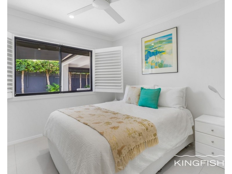 154 Dunlin Drive, Burleigh Waters QLD 4220