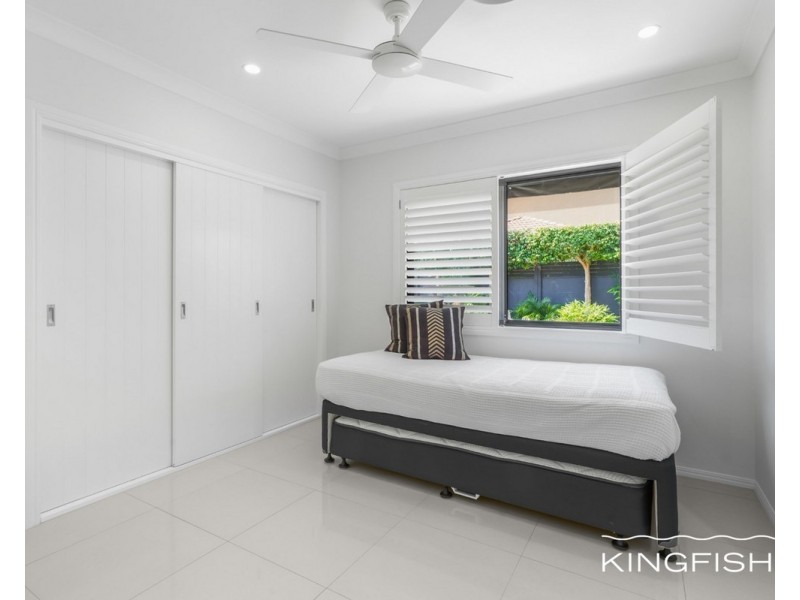 154 Dunlin Drive, Burleigh Waters QLD 4220