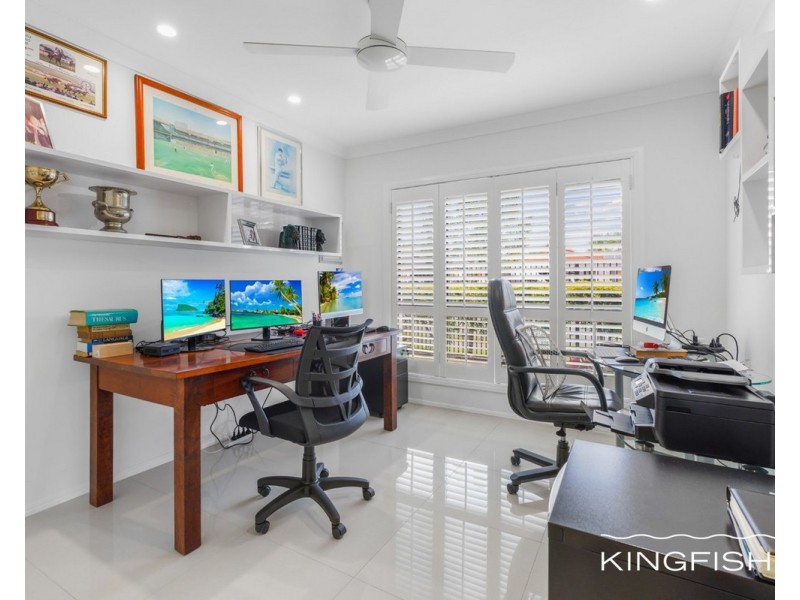 154 Dunlin Drive, Burleigh Waters QLD 4220