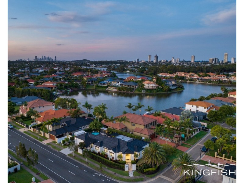 154 Dunlin Drive, Burleigh Waters QLD 4220