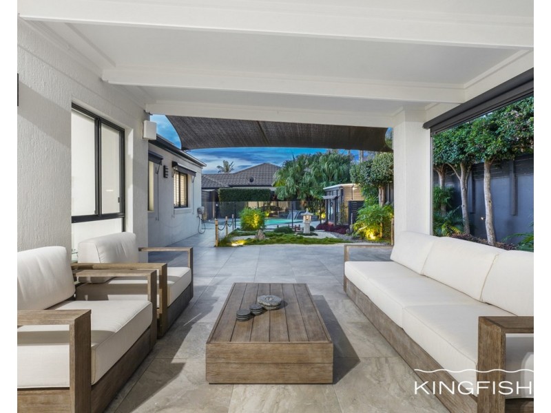 154 Dunlin Drive, Burleigh Waters QLD 4220