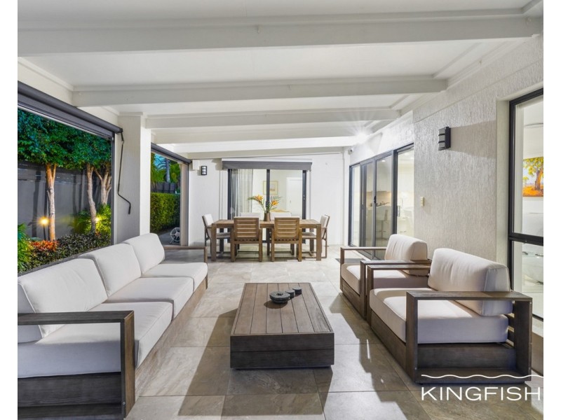 154 Dunlin Drive, Burleigh Waters QLD 4220