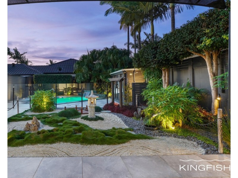 154 Dunlin Drive, Burleigh Waters QLD 4220