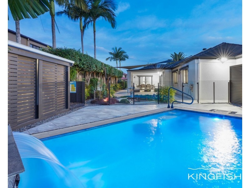 154 Dunlin Drive, Burleigh Waters QLD 4220