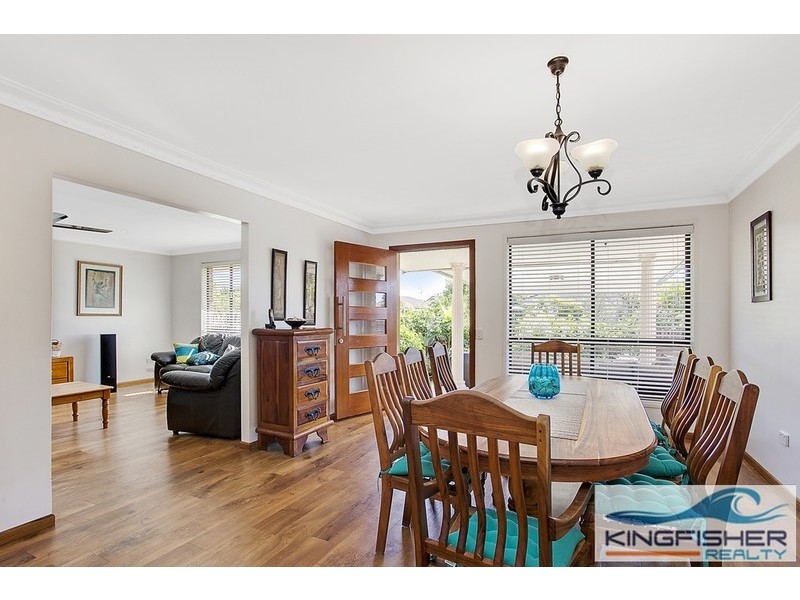 2 Wagtail Court, Burleigh Waters QLD 4220