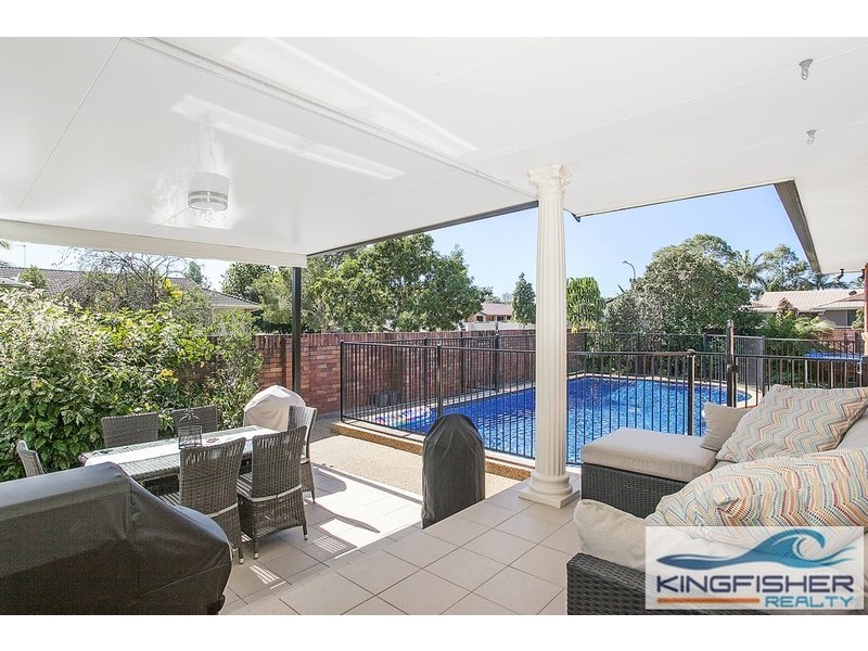 2 Wagtail Court, Burleigh Waters QLD 4220