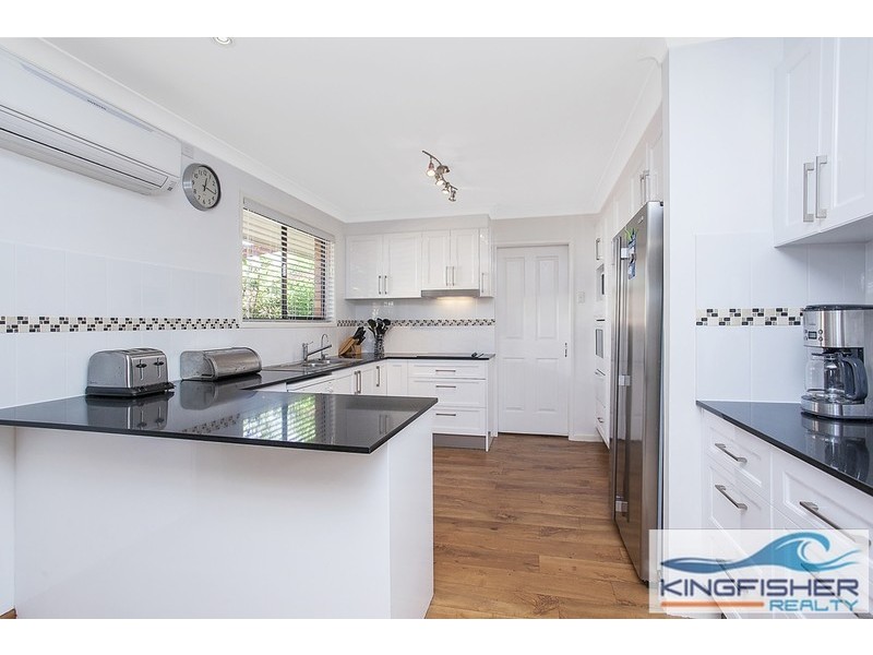 2 Wagtail Court, Burleigh Waters QLD 4220