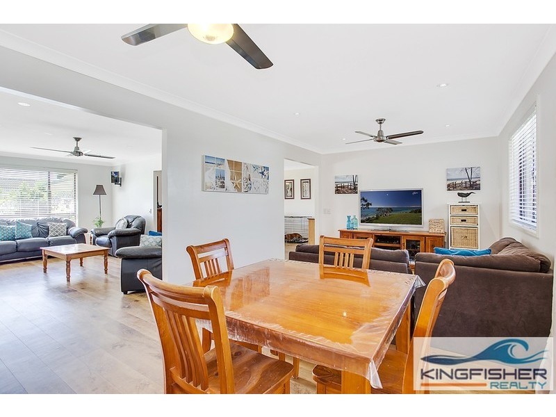 2 Wagtail Court, Burleigh Waters QLD 4220