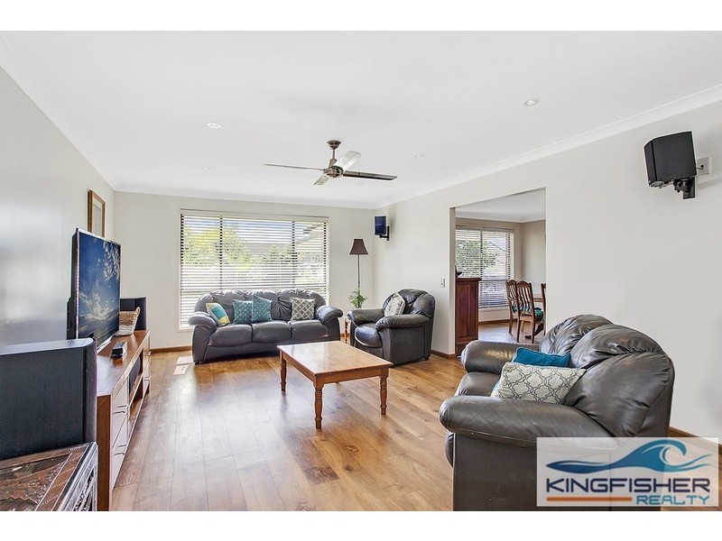 2 Wagtail Court, Burleigh Waters QLD 4220