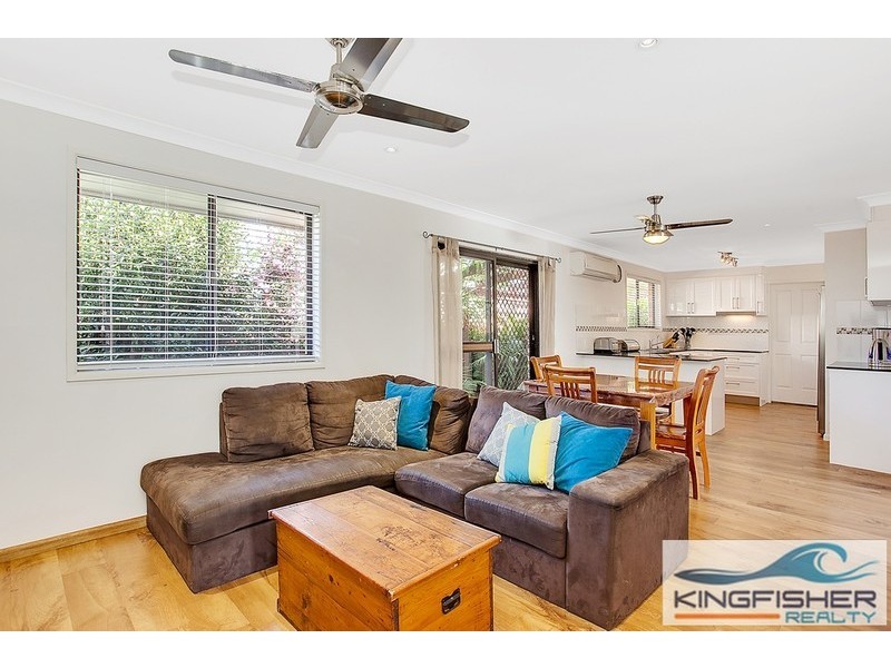 2 Wagtail Court, Burleigh Waters QLD 4220