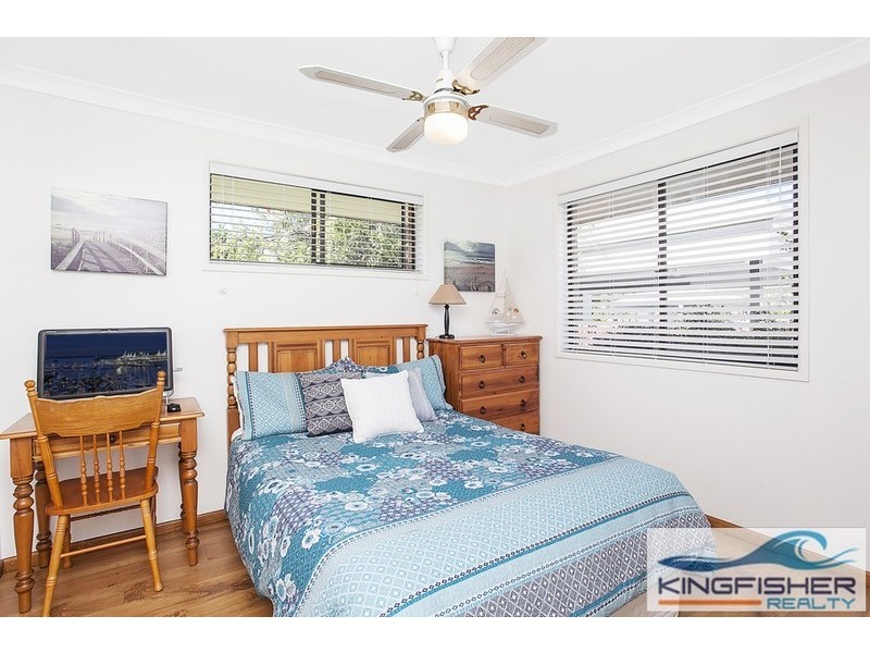 2 Wagtail Court, Burleigh Waters QLD 4220
