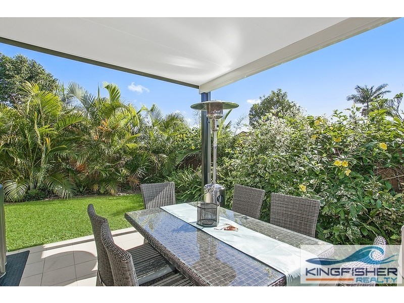 2 Wagtail Court, Burleigh Waters QLD 4220