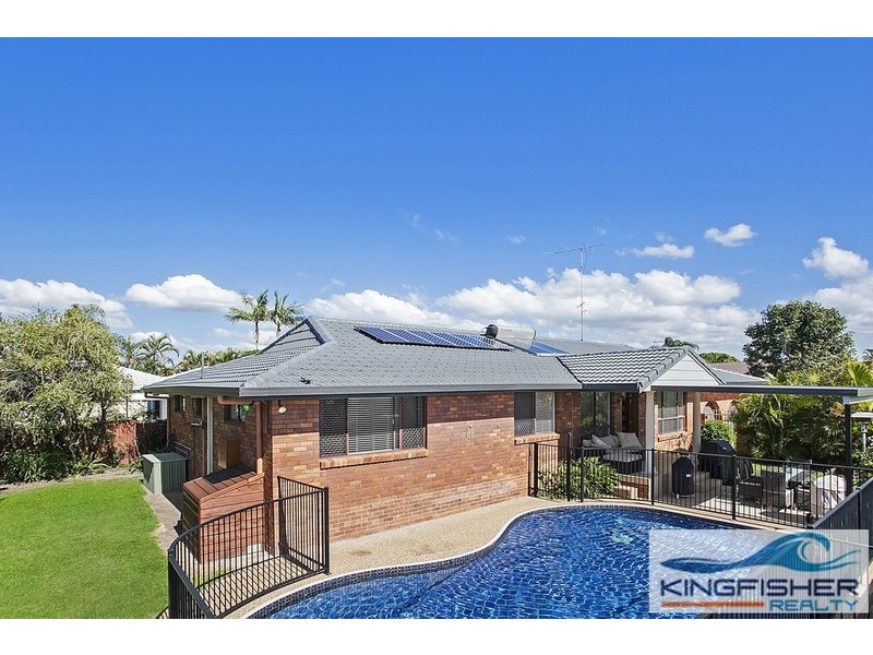 2 Wagtail Court, Burleigh Waters QLD 4220