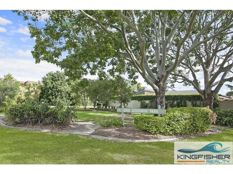 21 Kestrel Drive, Burleigh Waters QLD 4220