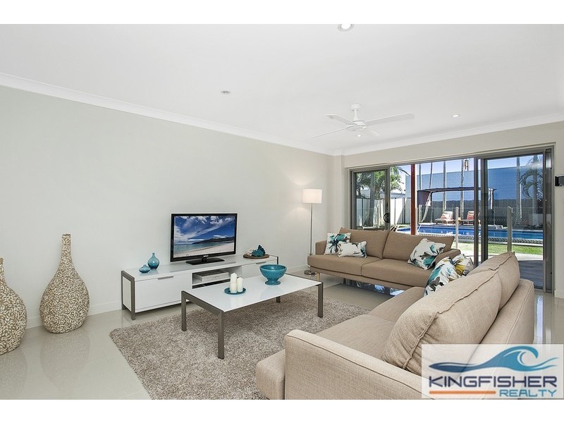 5 Warrina Crescent, Burleigh Waters QLD 4220