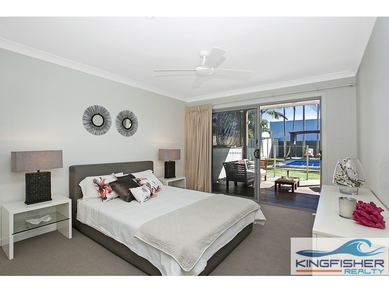 5 Warrina Crescent, Burleigh Waters QLD 4220