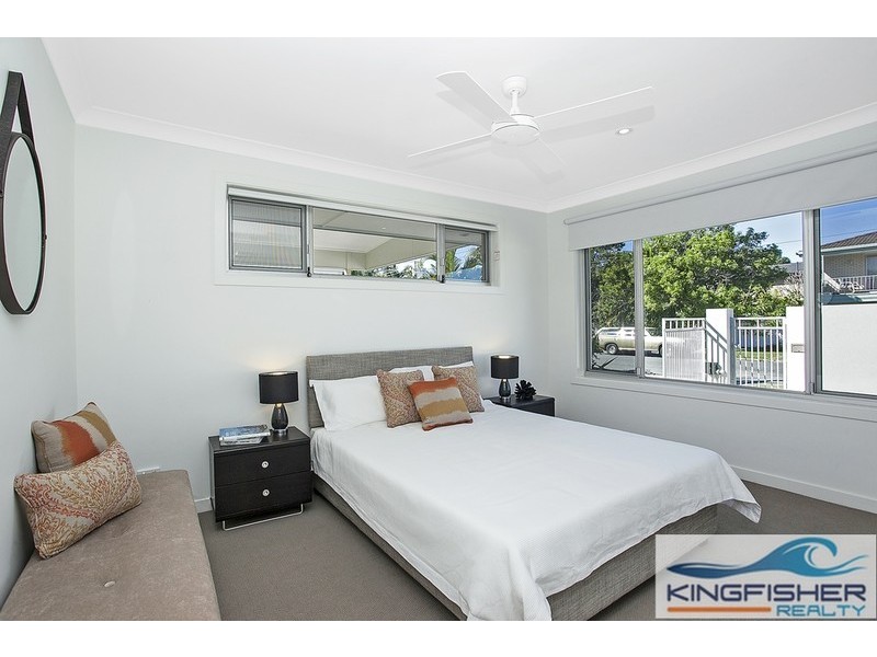 5 Warrina Crescent, Burleigh Waters QLD 4220