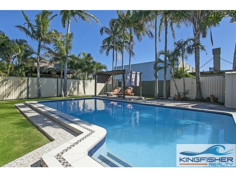 5 Warrina Crescent, Burleigh Waters QLD 4220