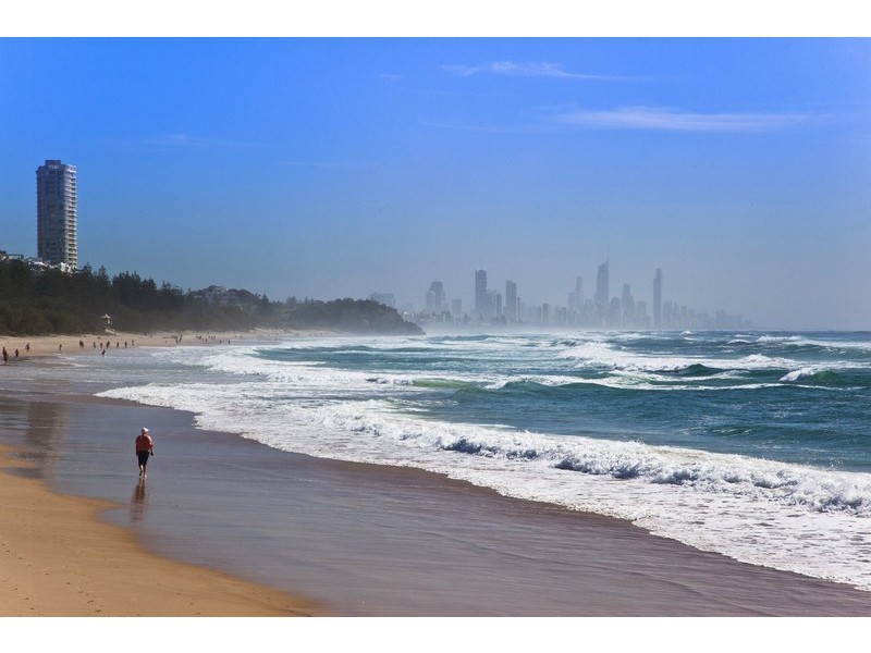 5 Warrina Crescent, Burleigh Waters QLD 4220