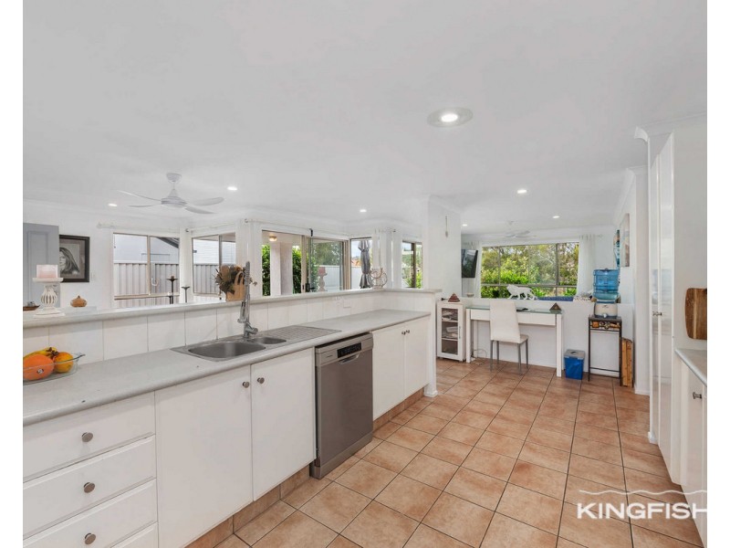 18 Rainbird Close, Burleigh Waters QLD 4220