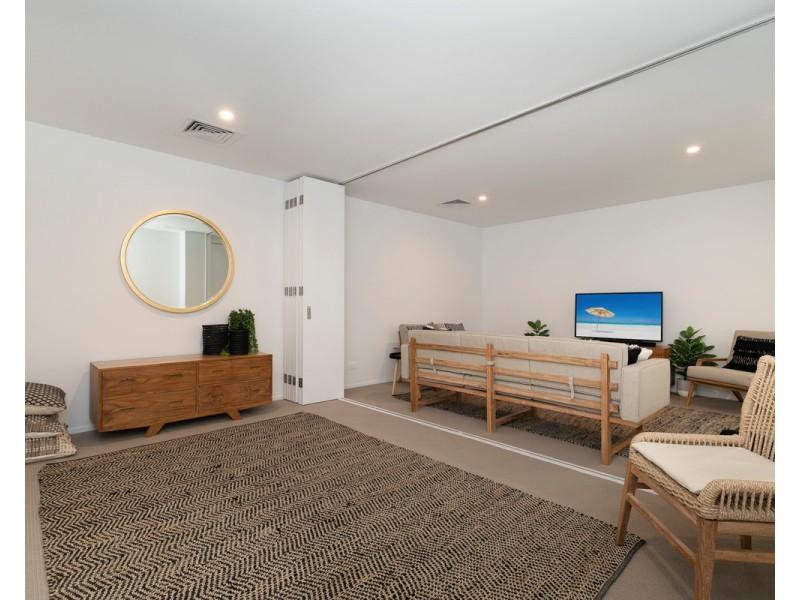 2/1 Nathan Street, Burleigh Heads QLD 4220