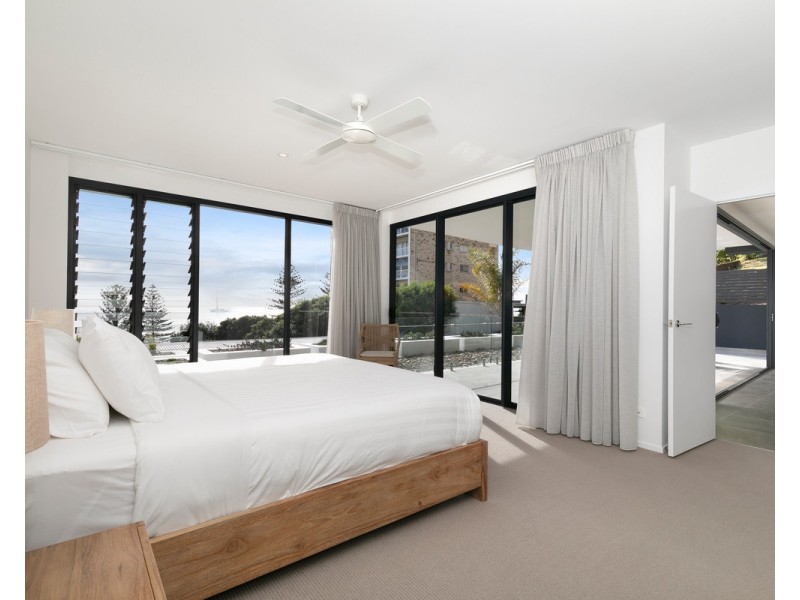 2/1 Nathan Street, Burleigh Heads QLD 4220
