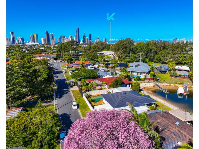 8 Park Avenue, Broadbeach Waters QLD 4218