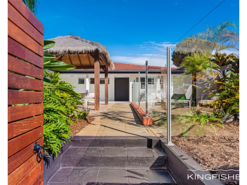 8 Park Avenue, Broadbeach Waters QLD 4218