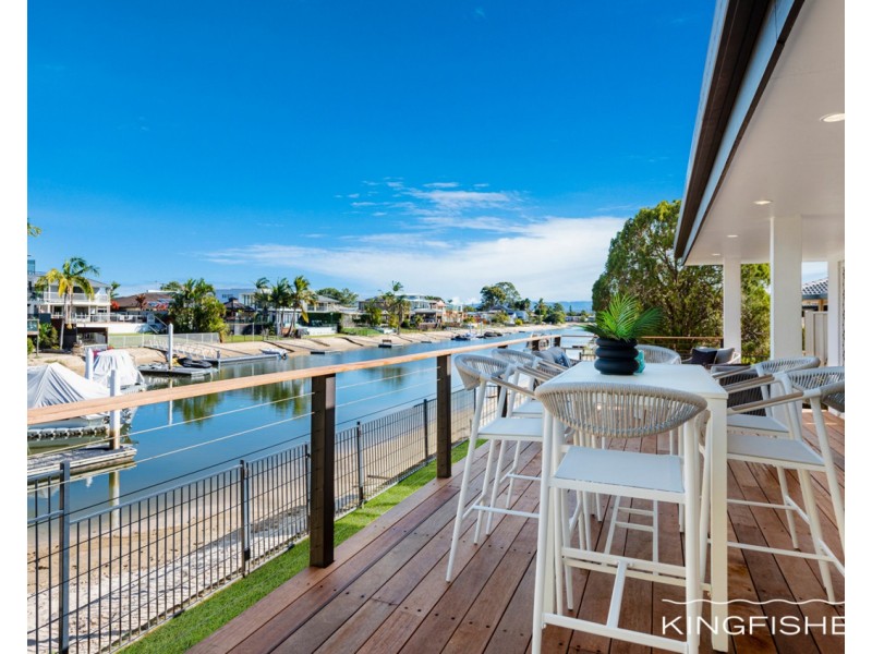 8 Park Avenue, Broadbeach Waters QLD 4218