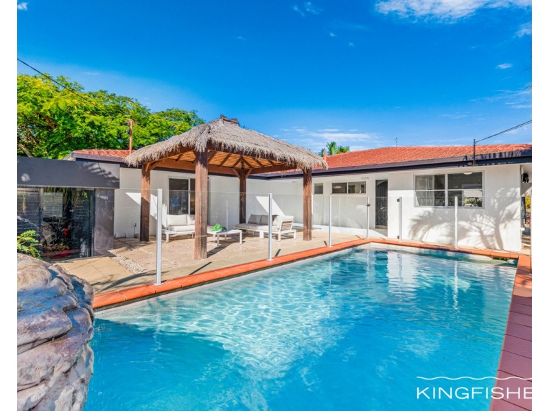 8 Park Avenue, Broadbeach Waters QLD 4218