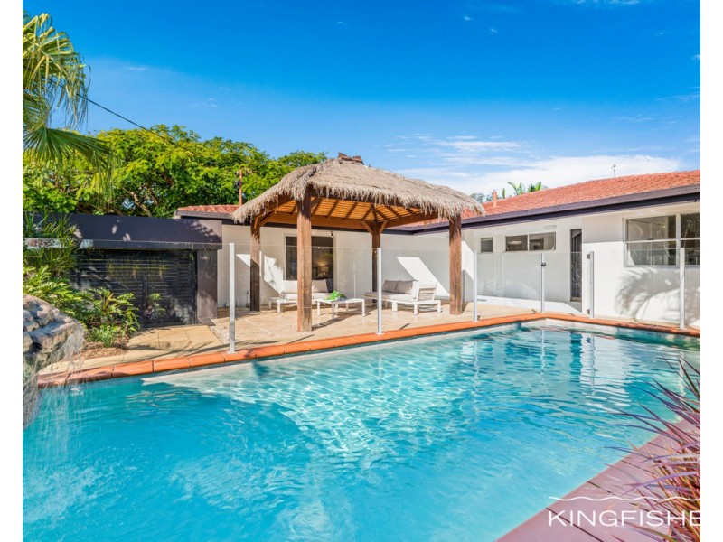 8 Park Avenue, Broadbeach Waters QLD 4218