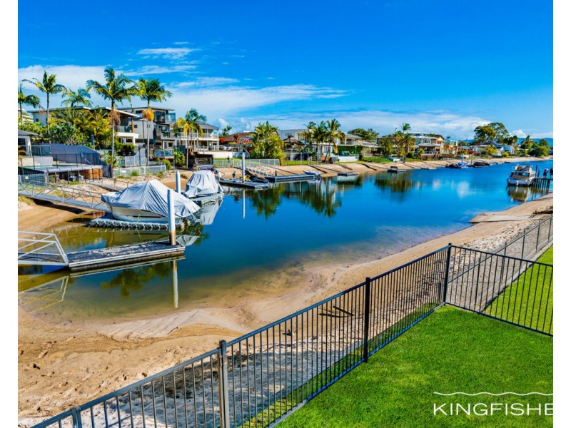 8 Park Avenue, Broadbeach Waters QLD 4218