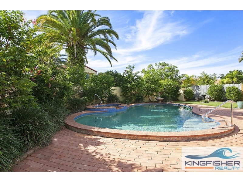 132 Dunlin Drive, Burleigh Waters QLD 4220