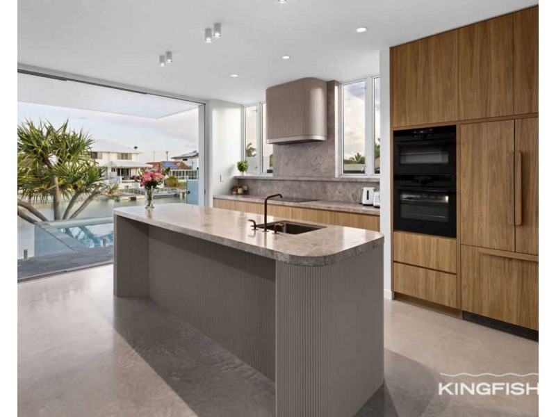 8B Marlin Court, Palm Beach QLD 4221