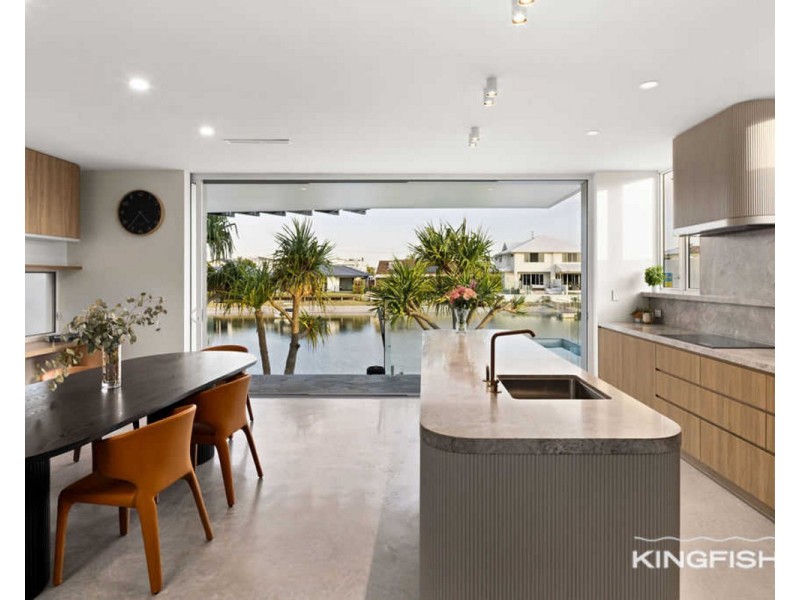 8B Marlin Court, Palm Beach QLD 4221