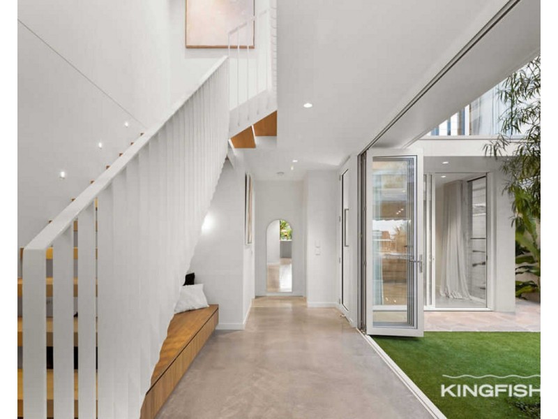 8B Marlin Court, Palm Beach QLD 4221