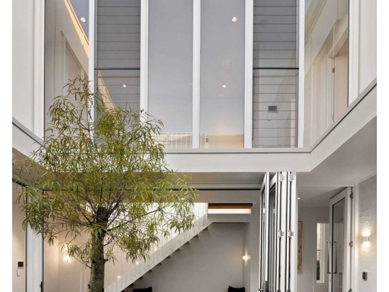 8B Marlin Court, Palm Beach QLD 4221