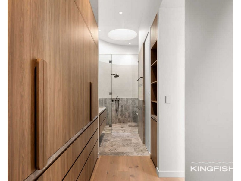 8B Marlin Court, Palm Beach QLD 4221