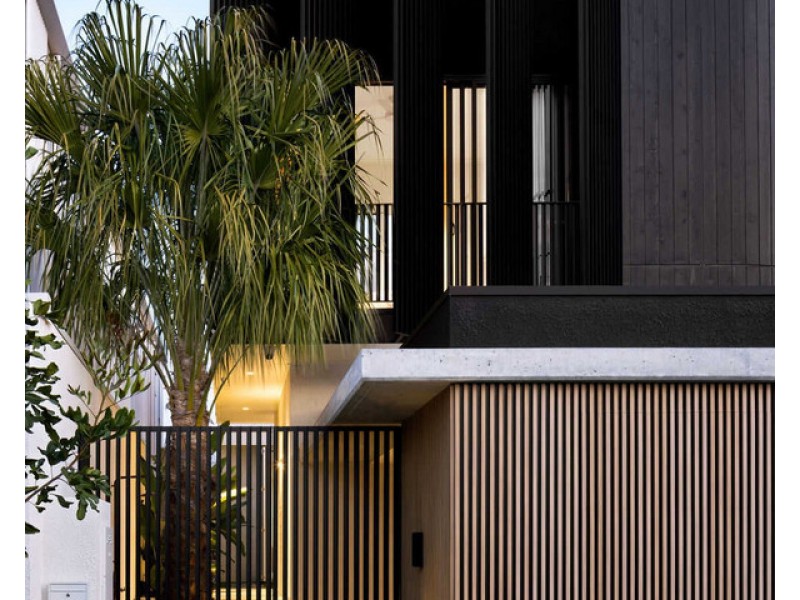 8B Marlin Court, Palm Beach QLD 4221