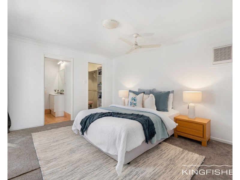 8 Park Avenue, Broadbeach Waters QLD 4218