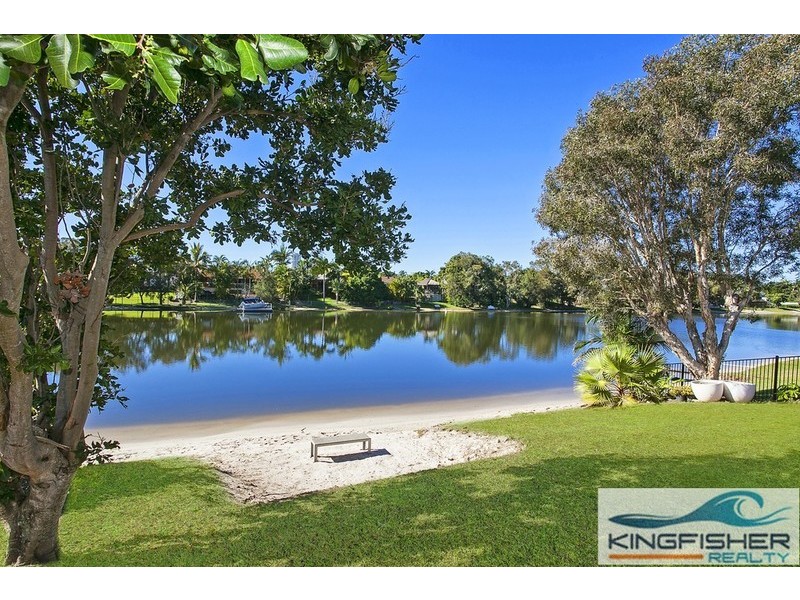 48 Dunlin Drive, Burleigh Waters QLD 4220