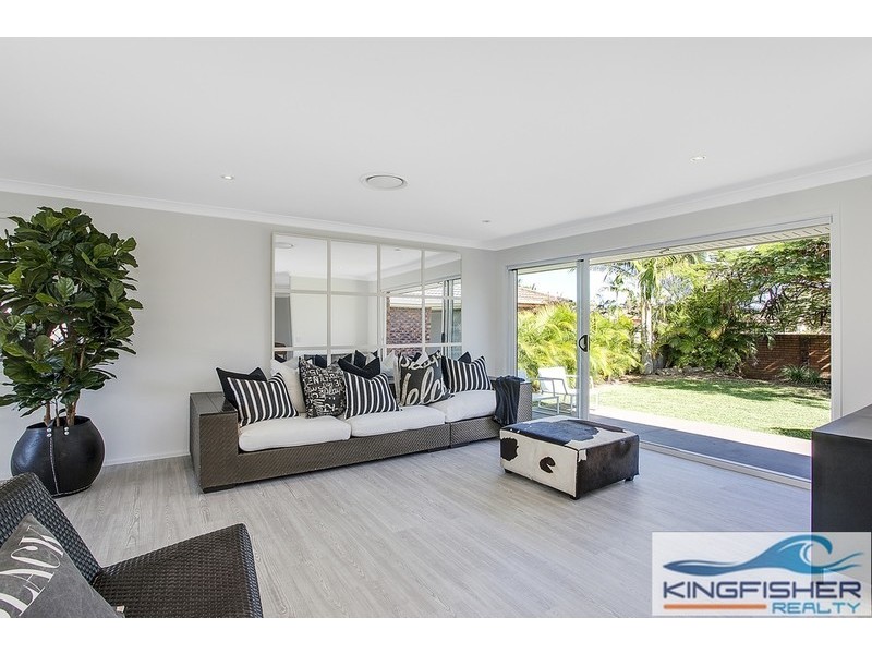 48 Dunlin Drive, Burleigh Waters QLD 4220
