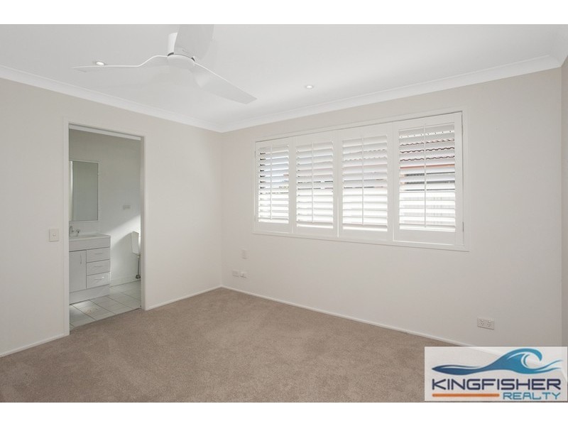 48 Dunlin Drive, Burleigh Waters QLD 4220