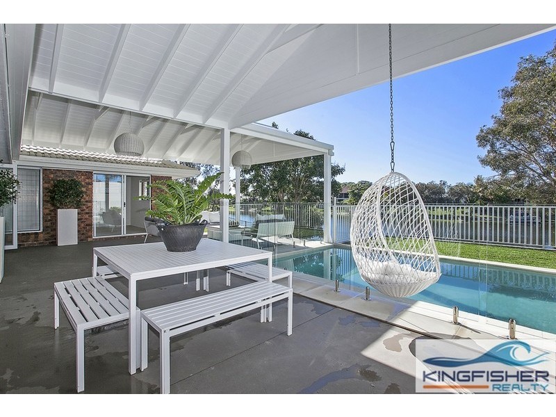 48 Dunlin Drive, Burleigh Waters QLD 4220